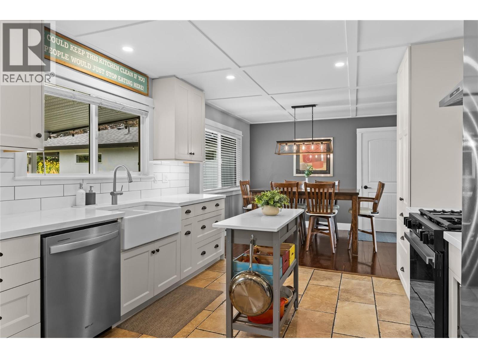  910 Westbrook Drive, West Kelowna