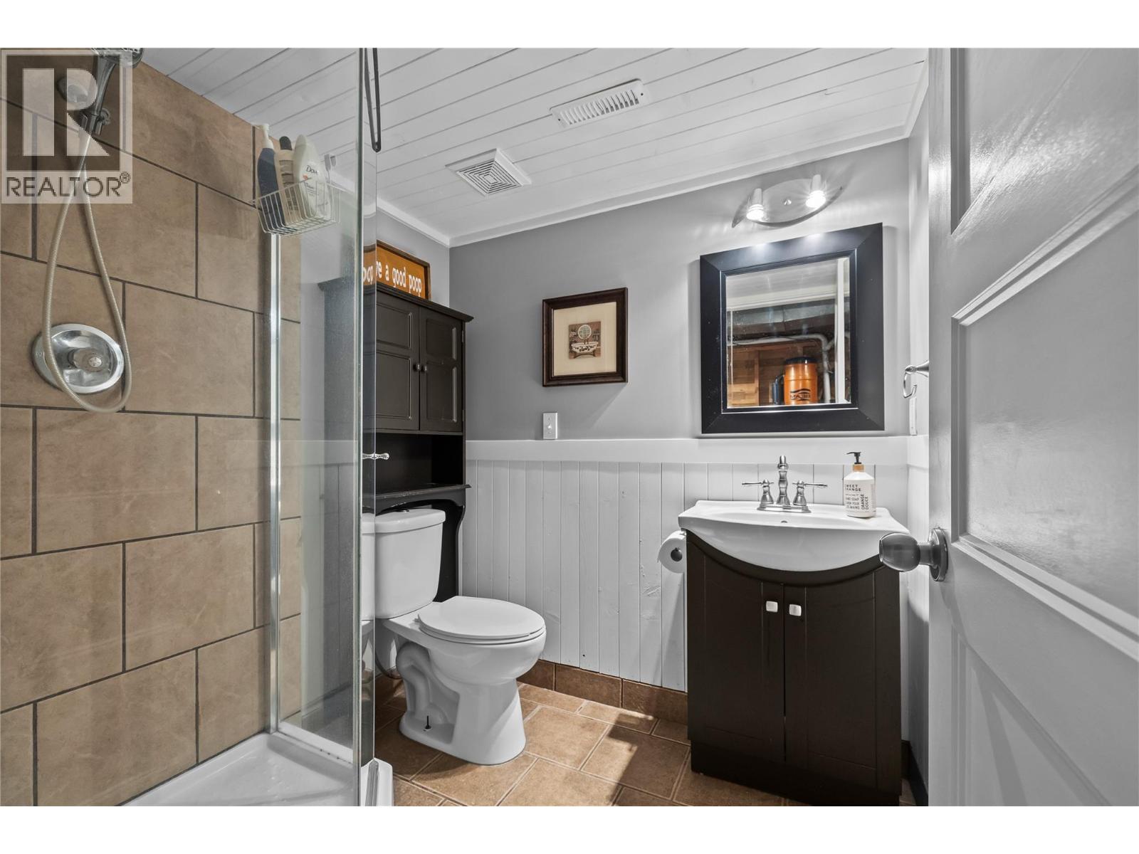  910 Westbrook Drive, West Kelowna