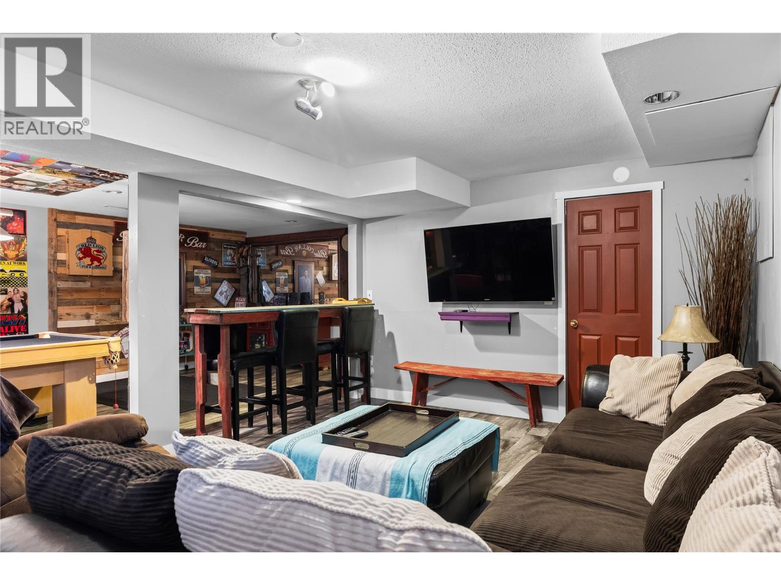  910 Westbrook Drive, West Kelowna