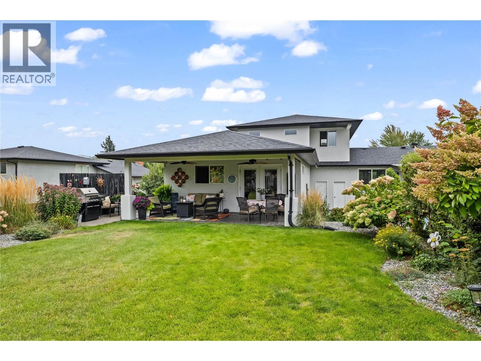  910 Westbrook Drive, West Kelowna