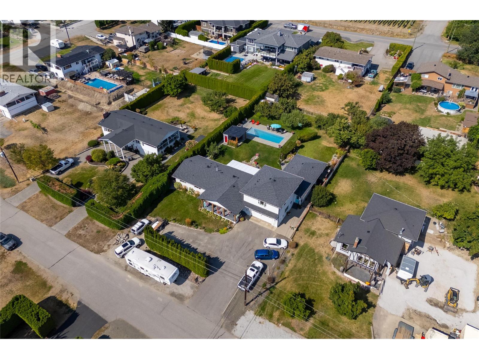 910 Westbrook Drive, West Kelowna
