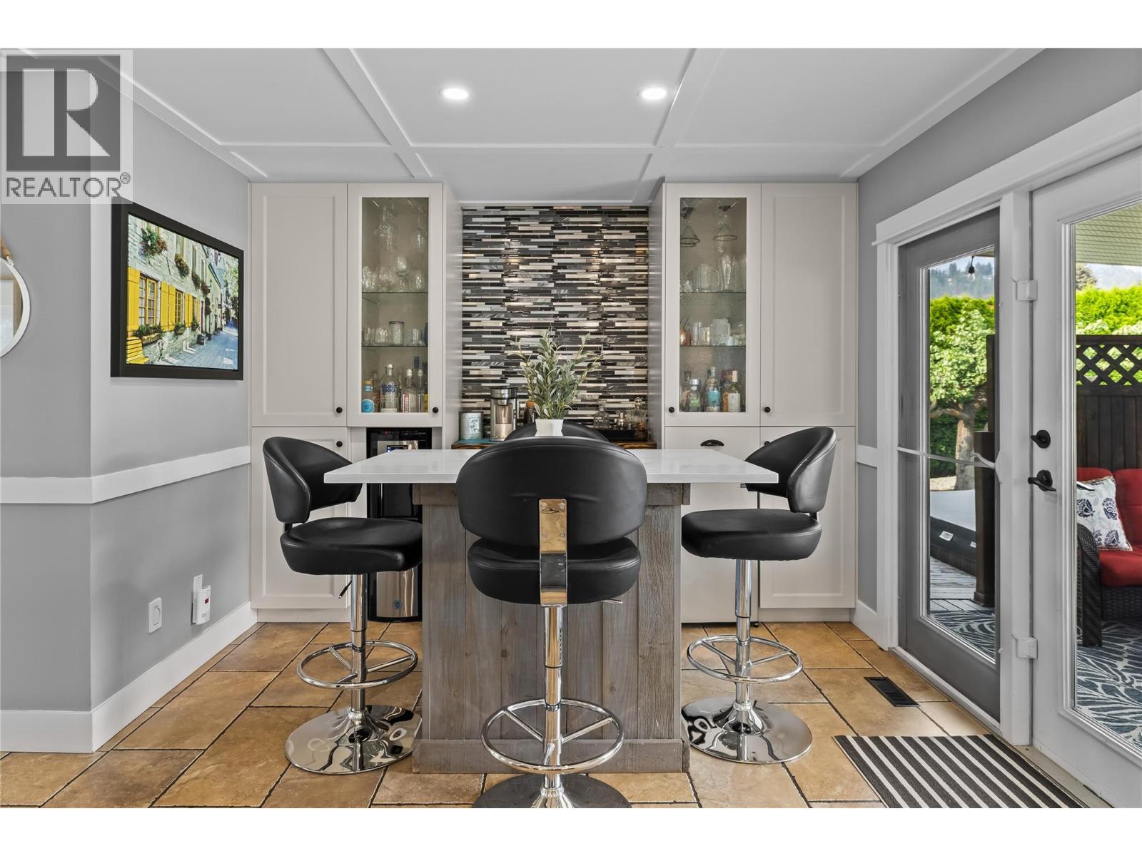  910 Westbrook Drive, West Kelowna