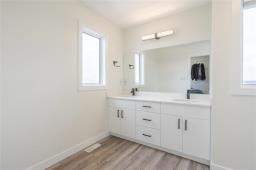 810 Turnberry Cove, Niverville, MB R0A0A1 Photo 10