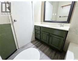 311 Pottery Street, Eastend, SK S0N0T0 Photo 20