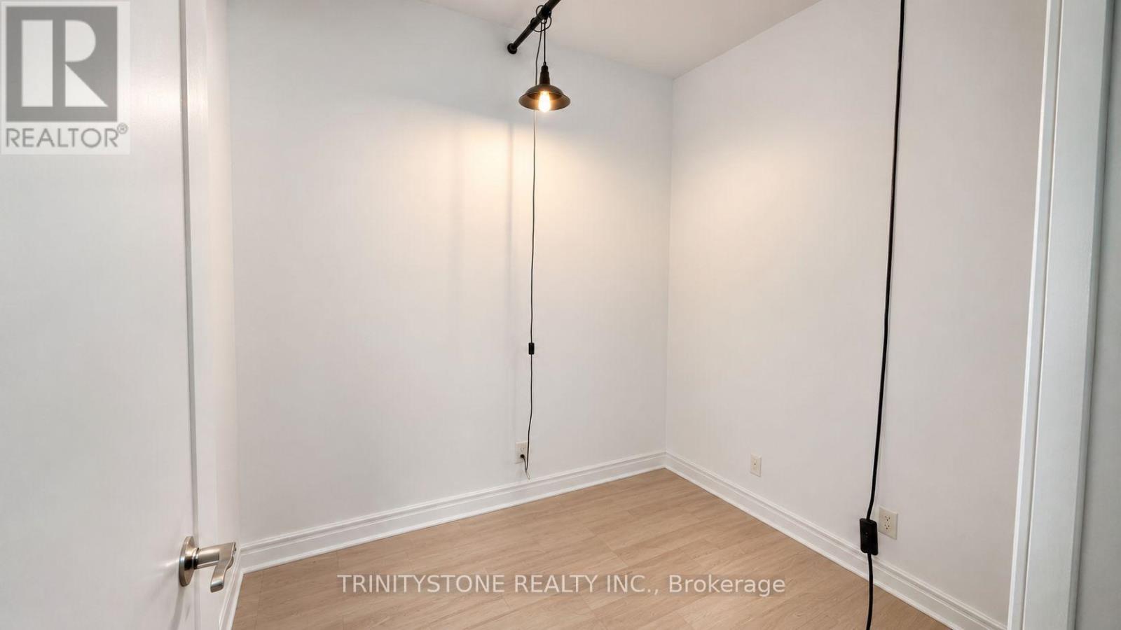 #121 205 BOLTON STREET - Image 16
