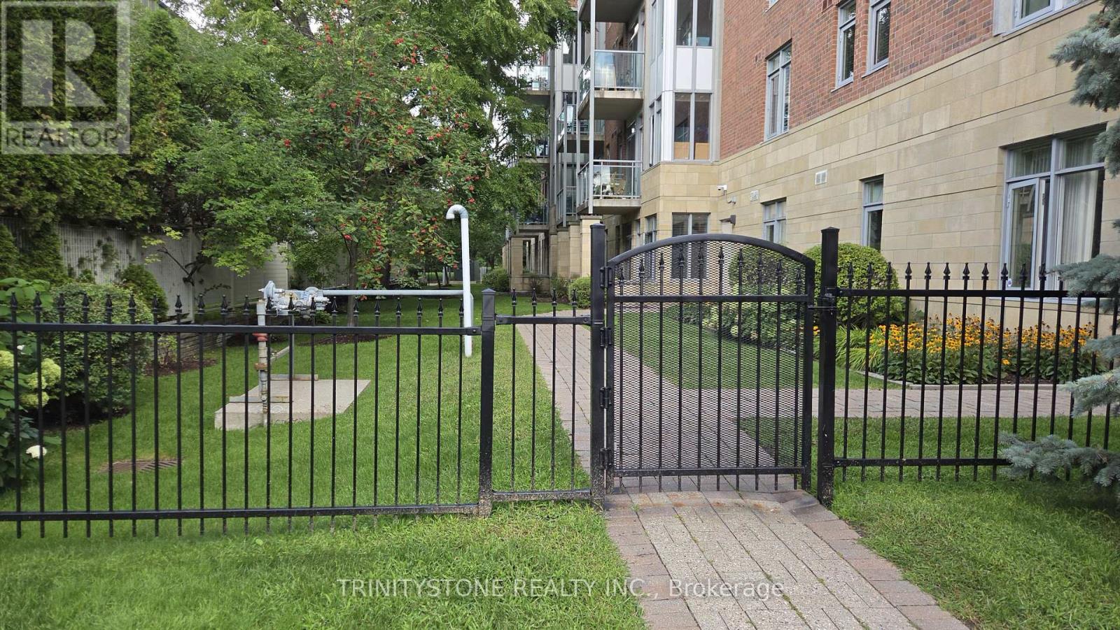 #121 205 BOLTON STREET - Image 32