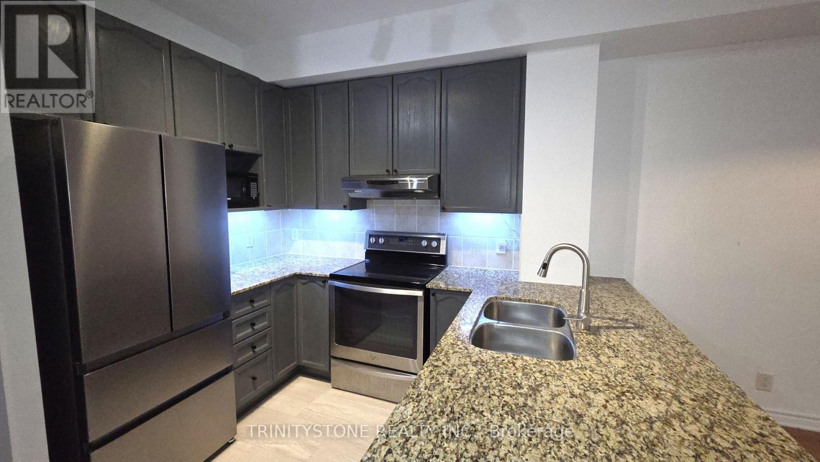 #121 205 BOLTON STREET - Image 8