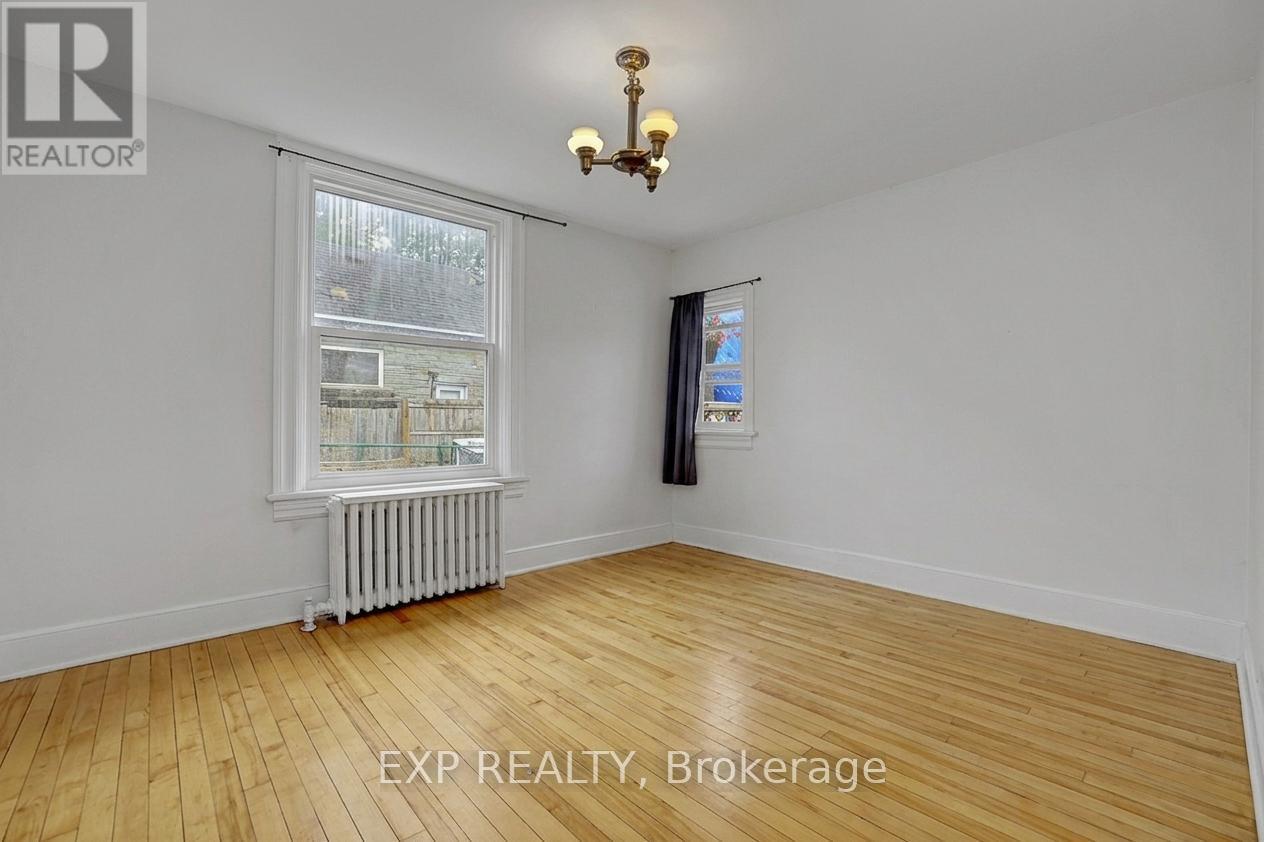 108 LEBRETON STREET N - 14