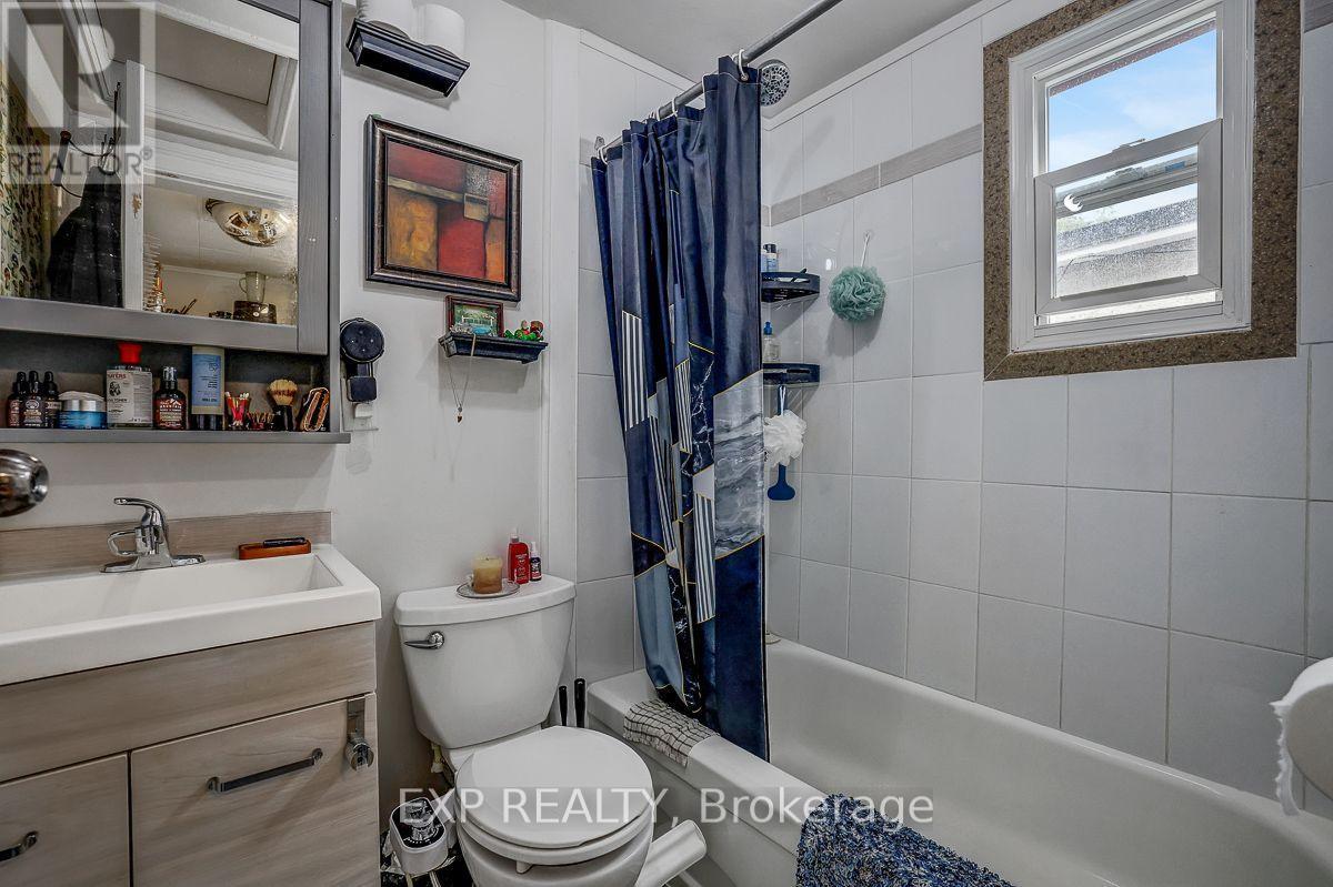 108 LEBRETON STREET N - 29
