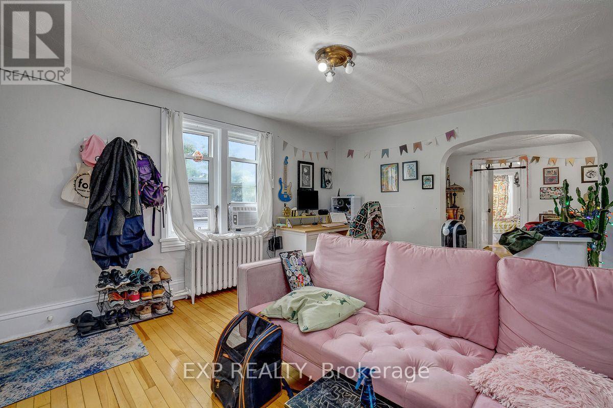108 LEBRETON STREET N - 33