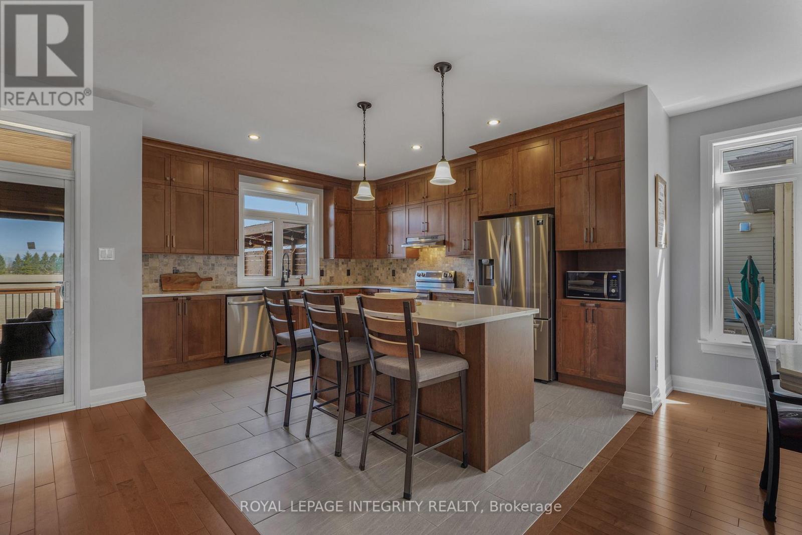 400 COLMAR STREET - 10