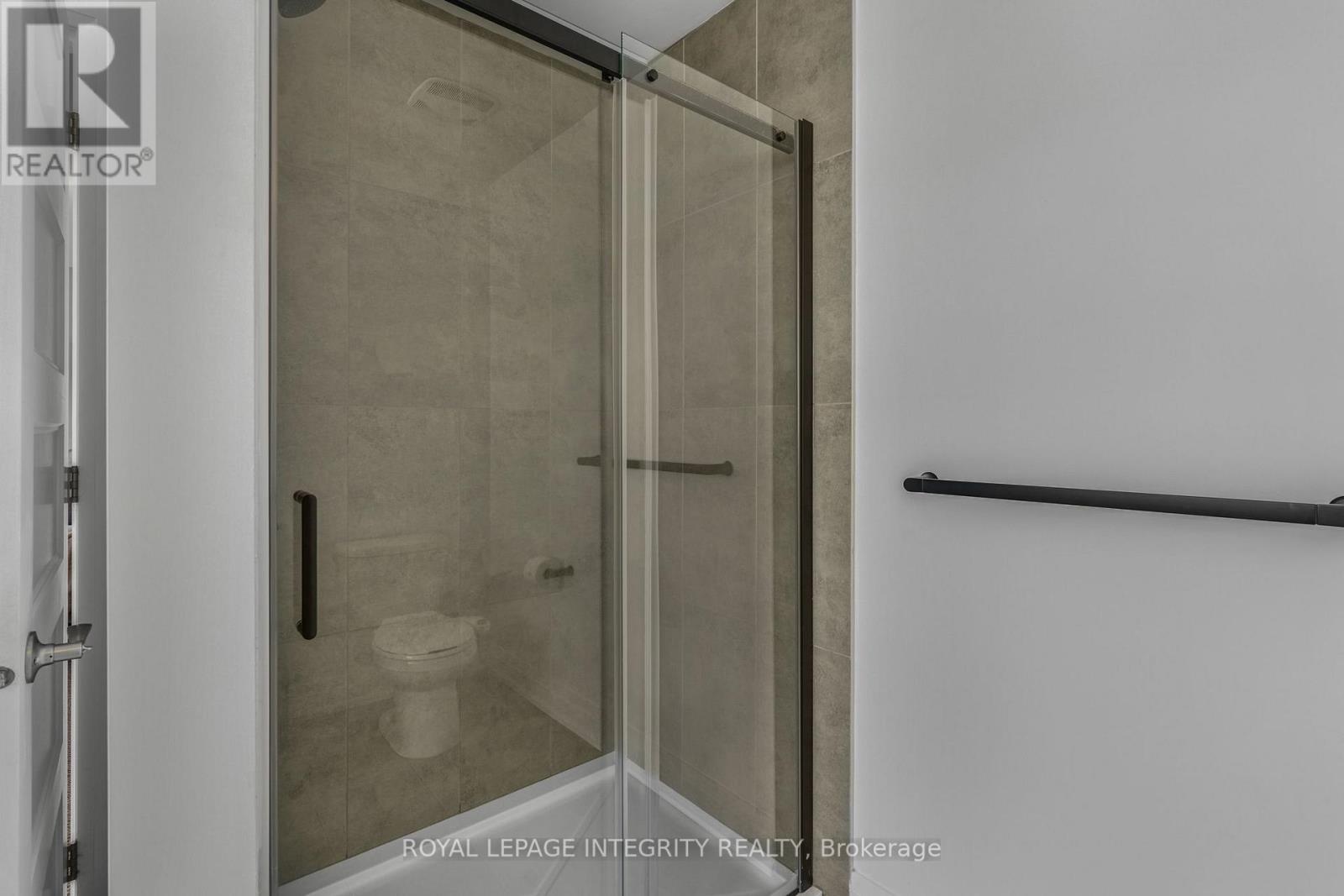 400 COLMAR STREET - 20