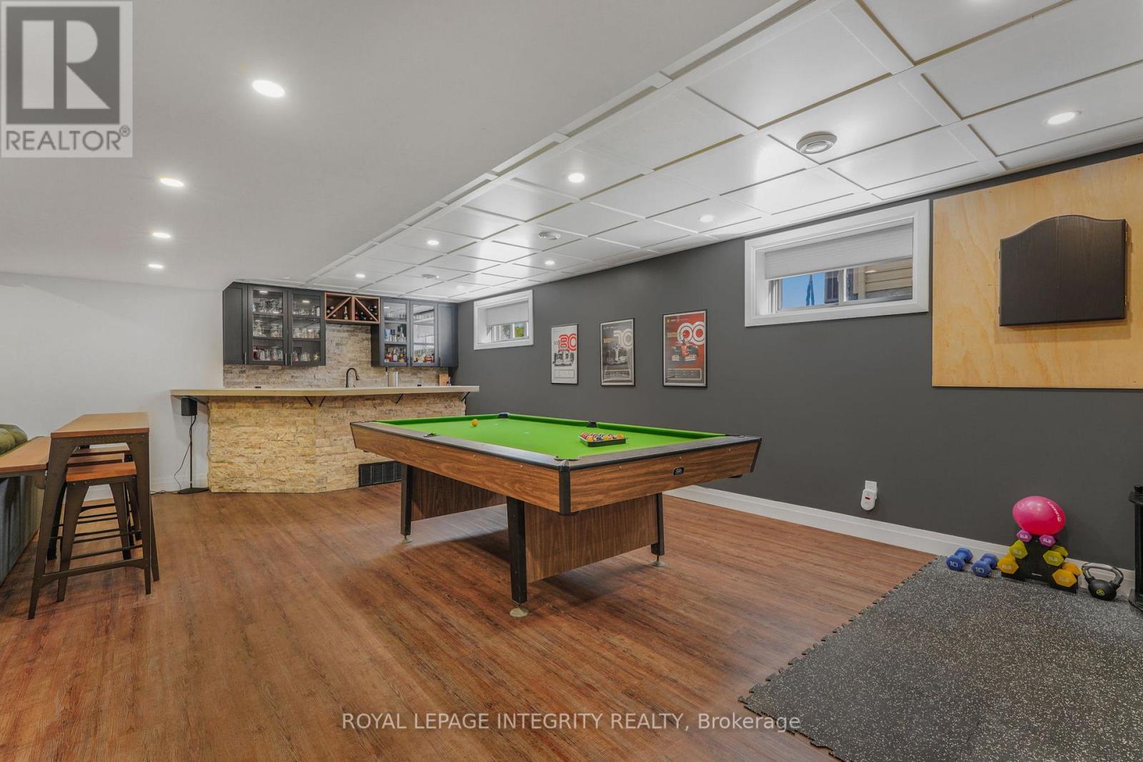 400 COLMAR STREET - 26