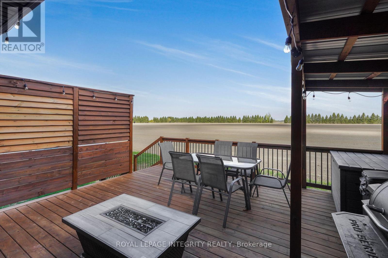 400 COLMAR STREET - 32