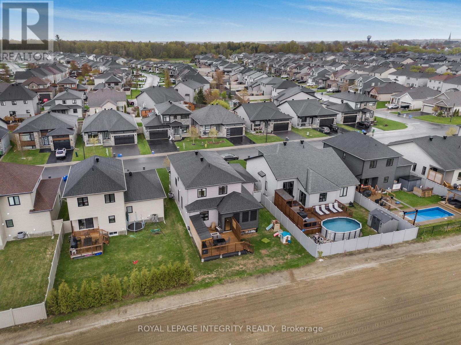 400 COLMAR STREET - 40
