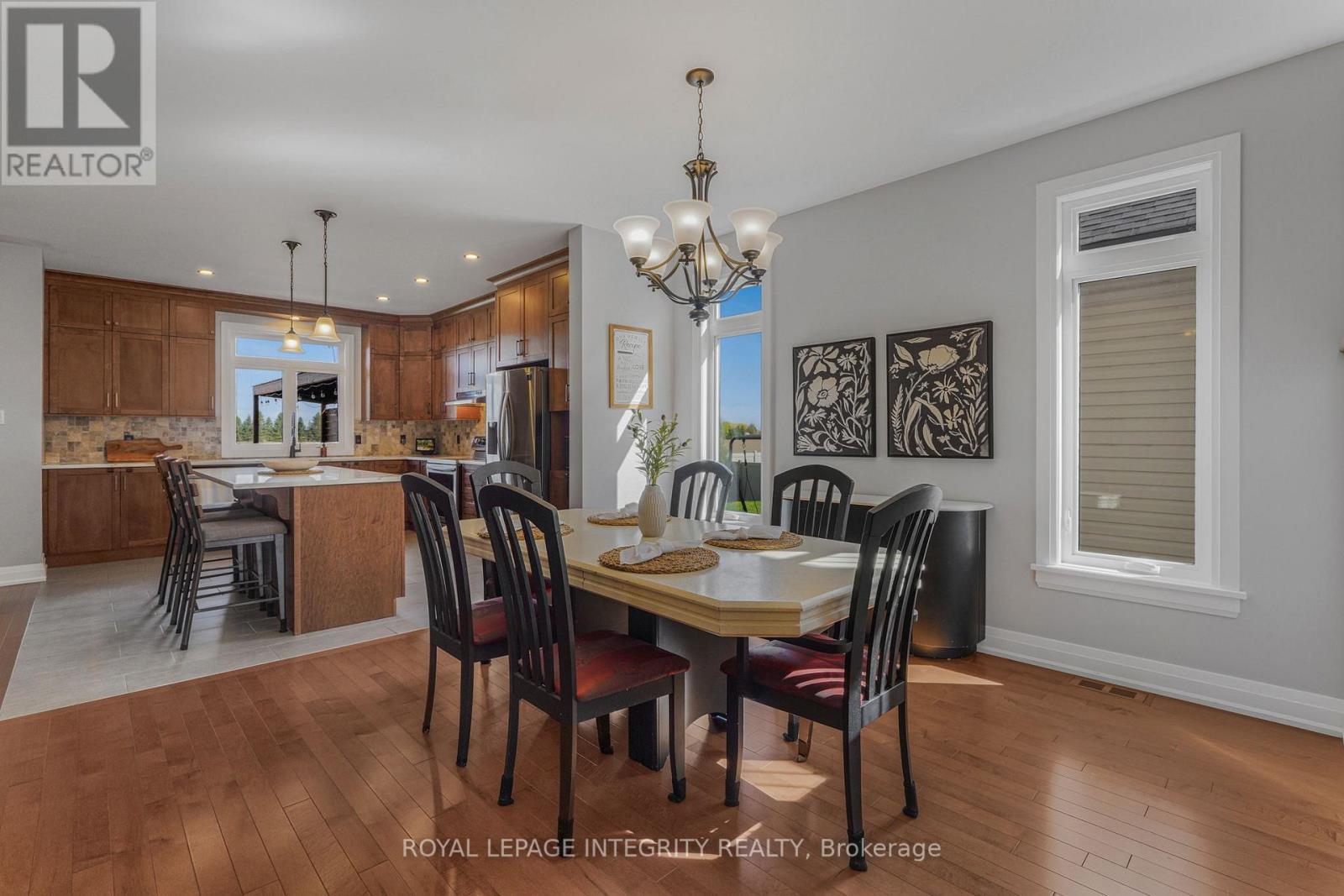 400 COLMAR STREET - 7