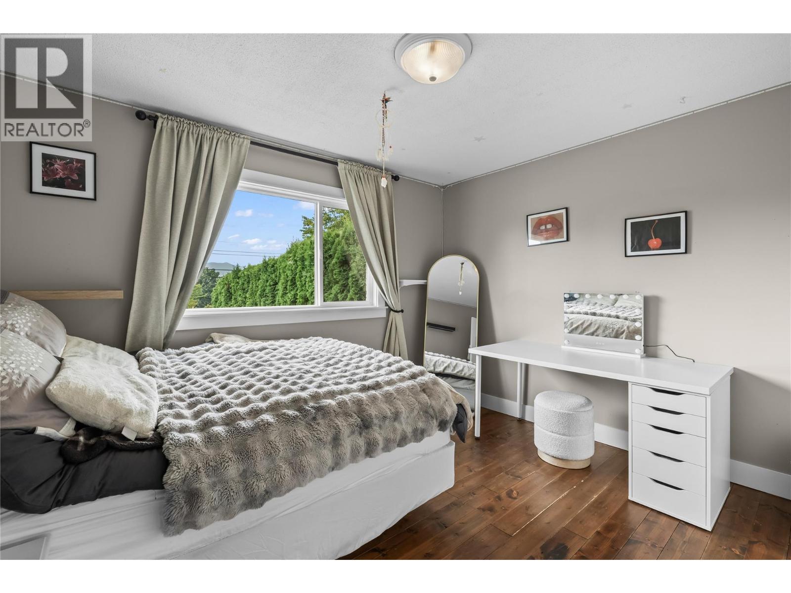  910 Westbrook Drive, West Kelowna
