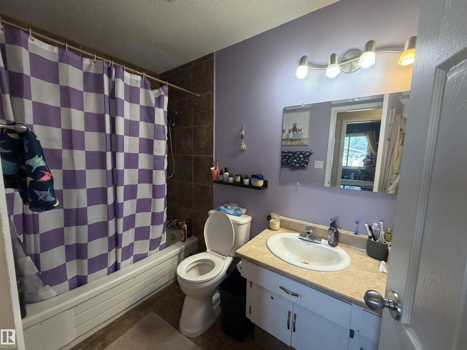10623 107 St - Image 16