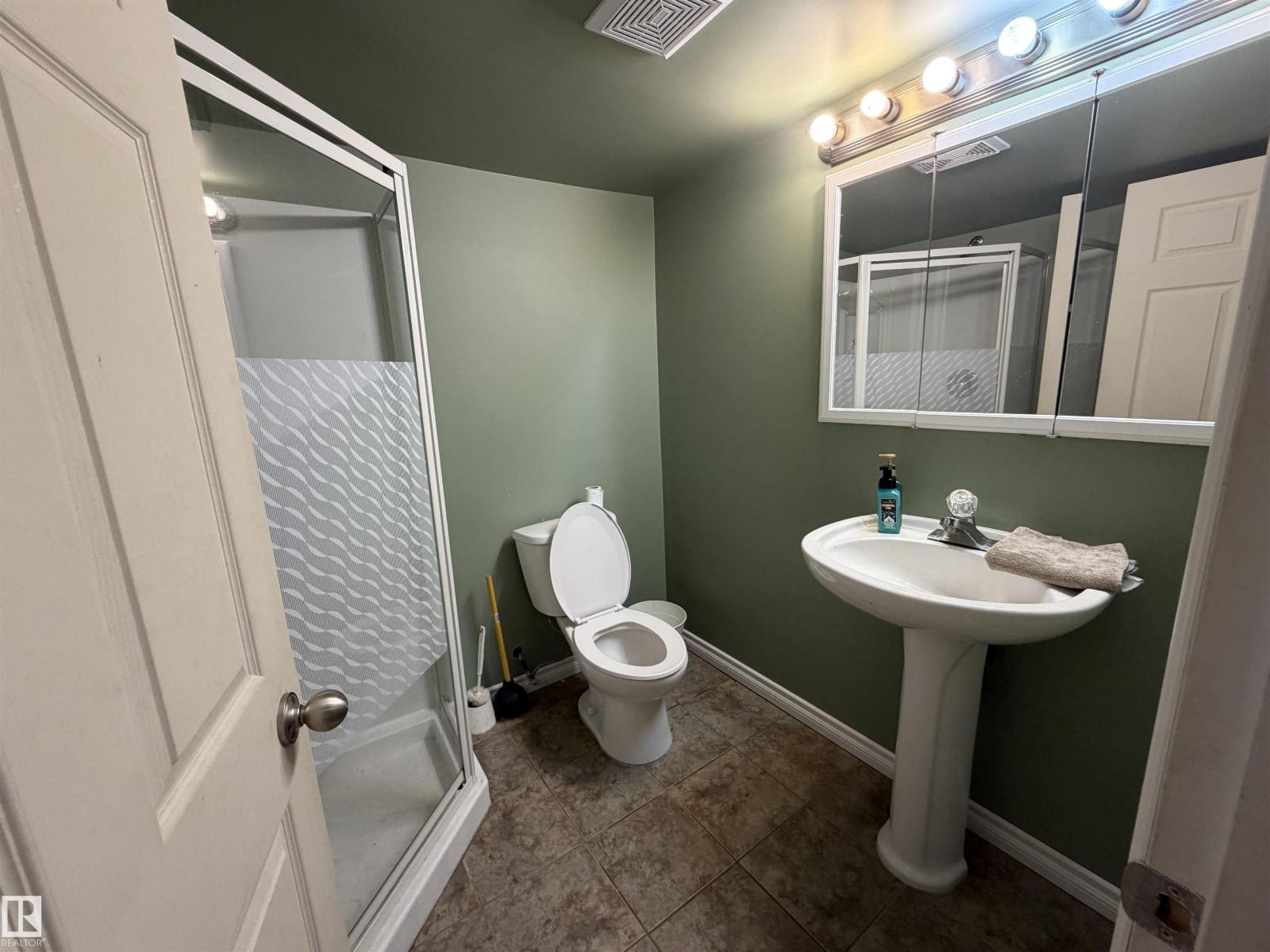 10623 107 St - Image 24