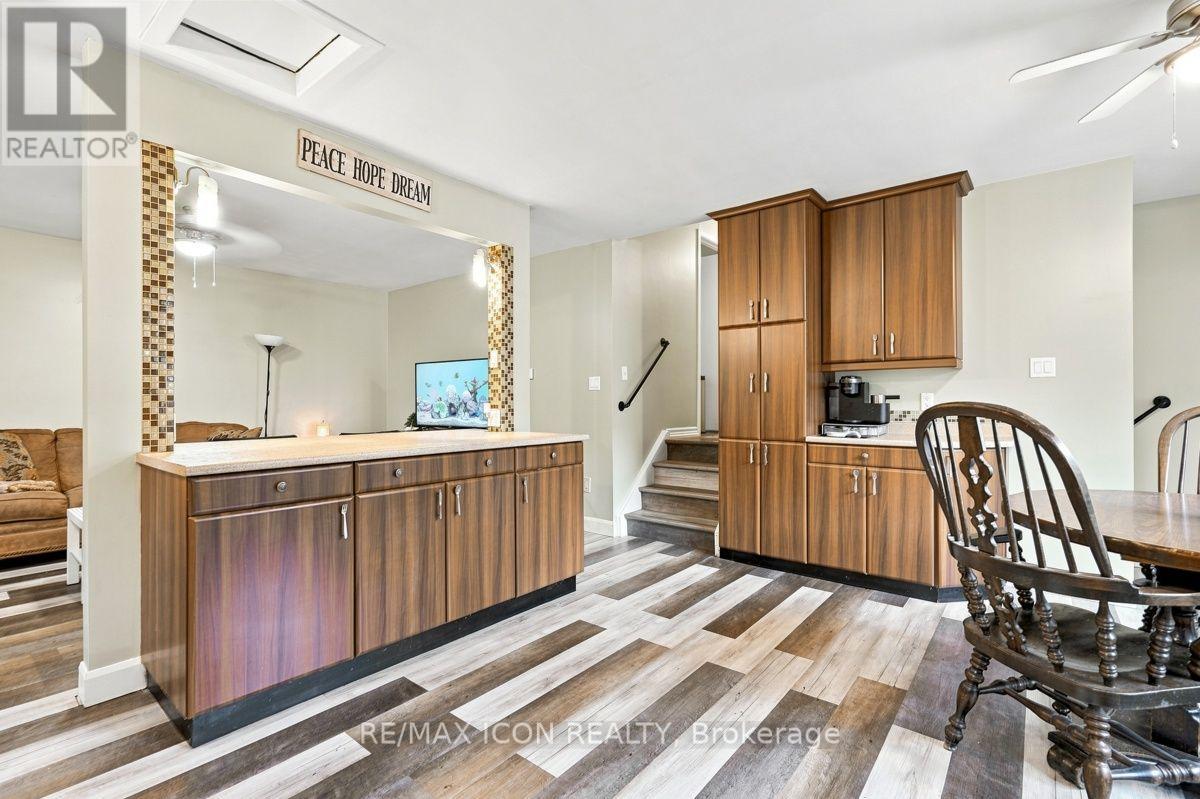 25 UPCOTT CRESCENT - 11