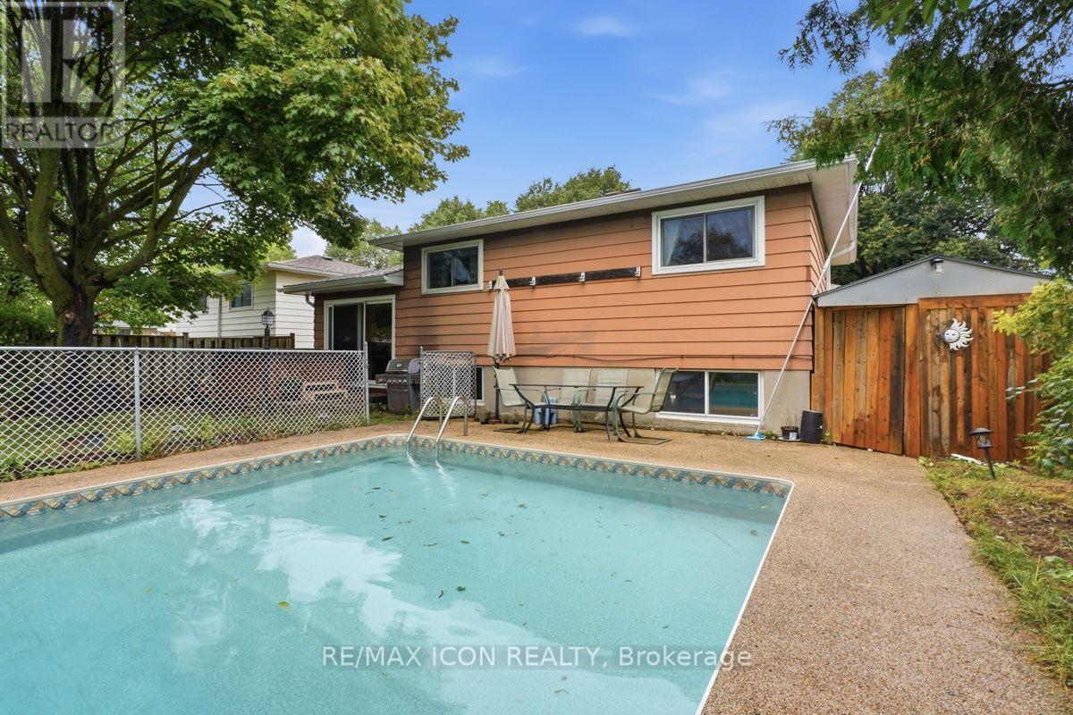 25 UPCOTT CRESCENT - 39