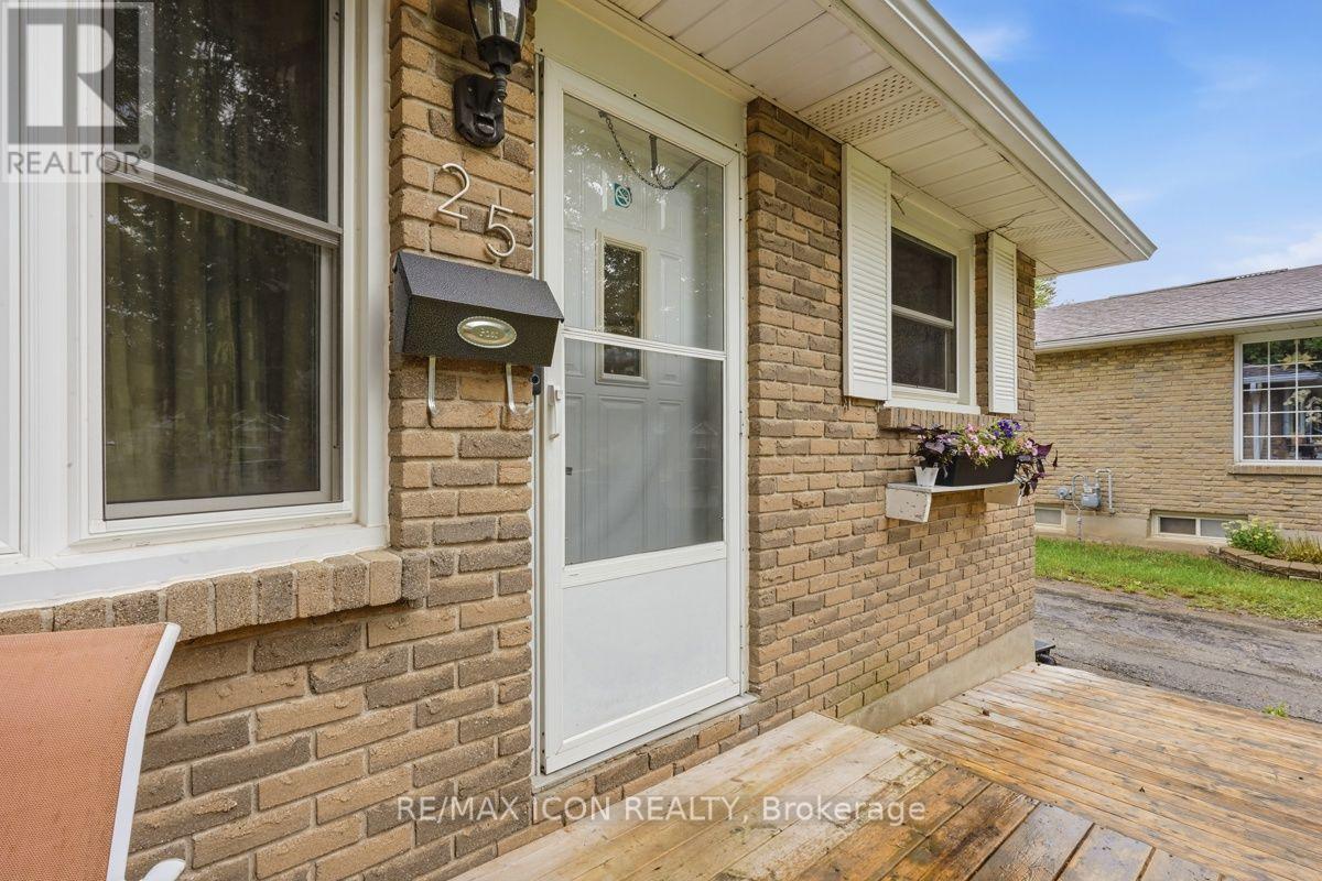 25 UPCOTT CRESCENT - Image 4