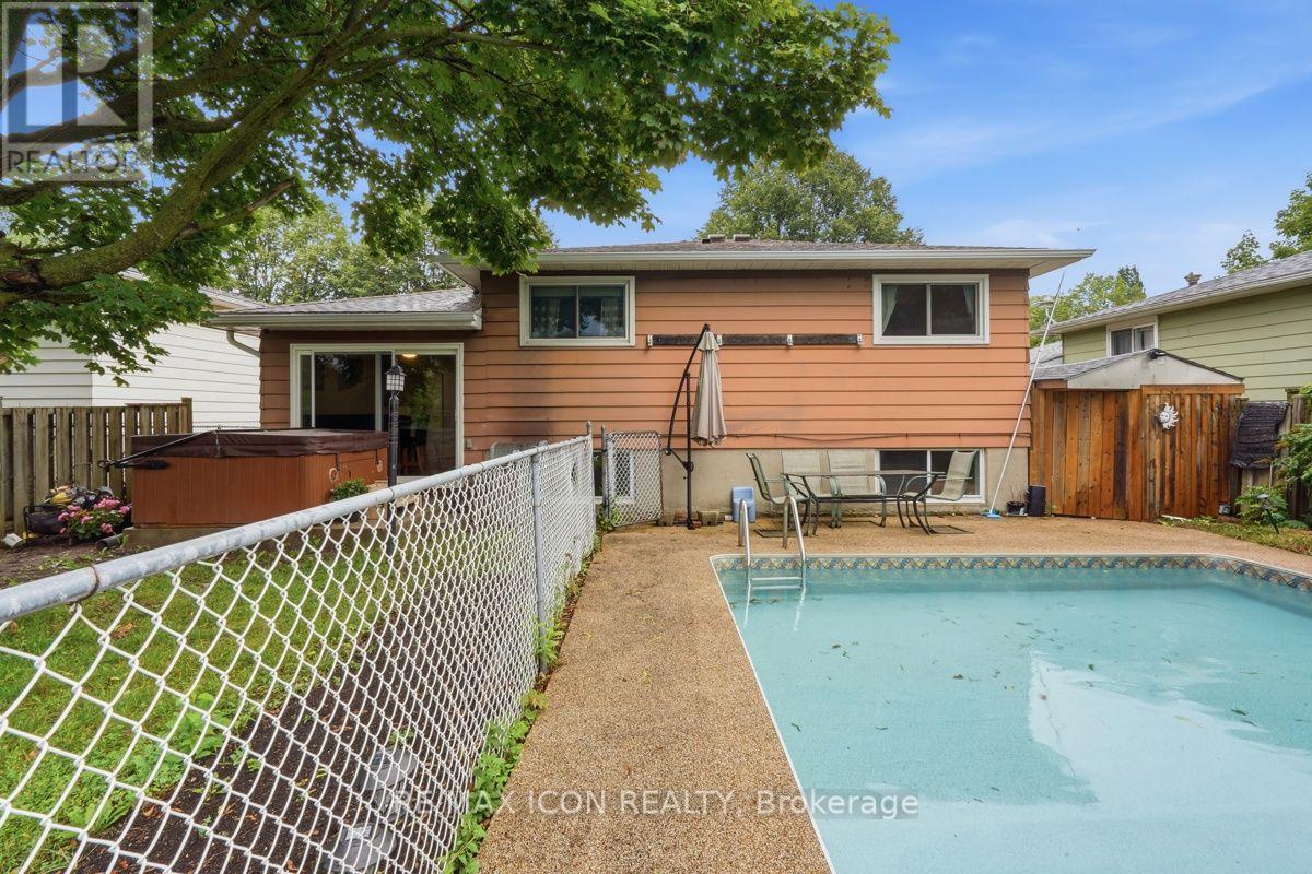 25 UPCOTT CRESCENT - 41