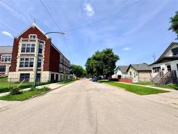 717 Aberdeen Avenue, Winnipeg, MB R2W1W8 Photo 15