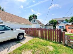 717 Aberdeen Avenue, Winnipeg, MB R2W1W8 Photo 12