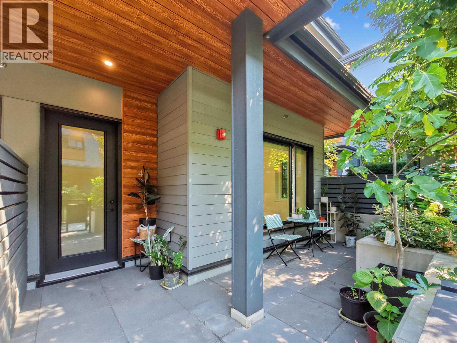 42 528 E 2ND STREET, North Vancouver