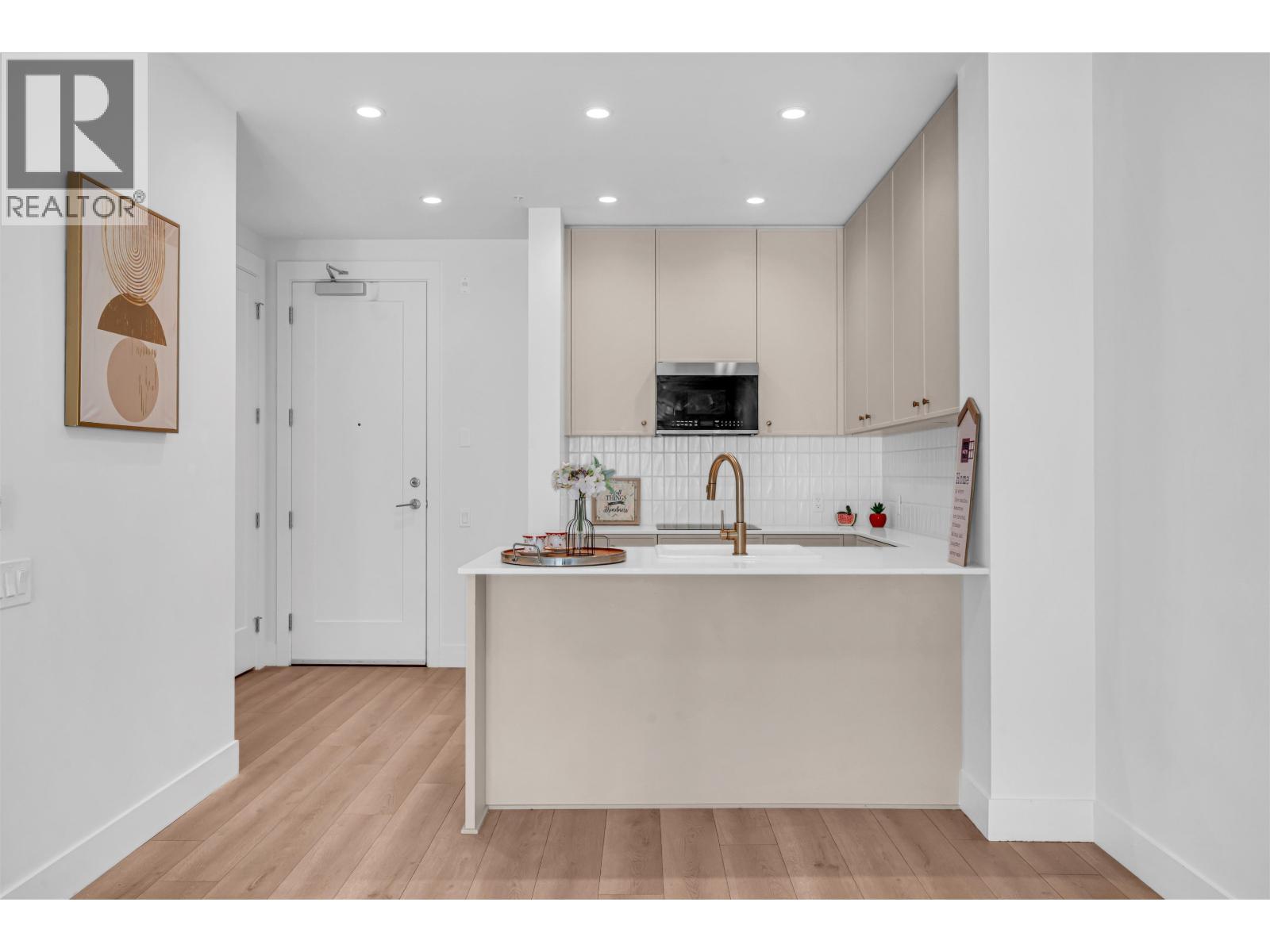 214 708 EDGAR AVENUE — photo 3