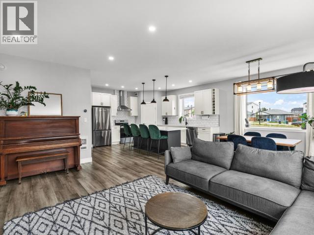 32 EUGENE AVENUE - 12