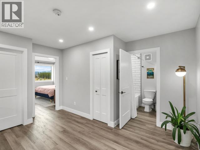 32 EUGENE AVENUE - 15
