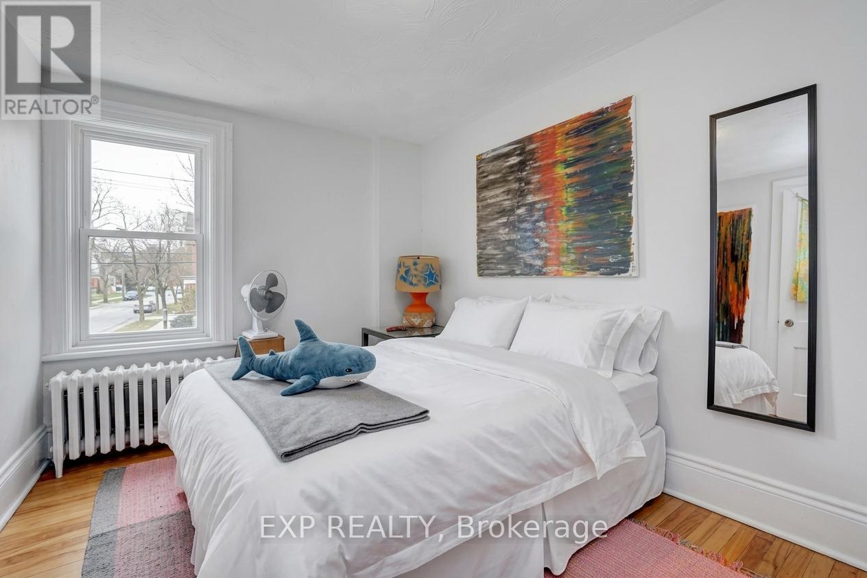 108 LEBRETON STREET N - 40