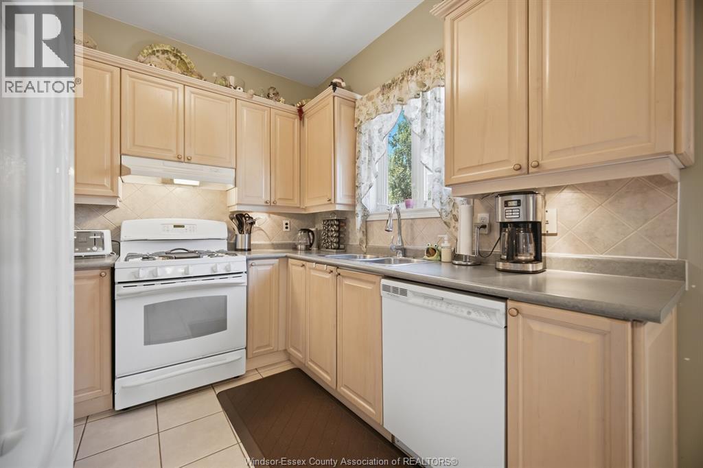 2 SPRUCEWOOD CRESCENT - Image 16