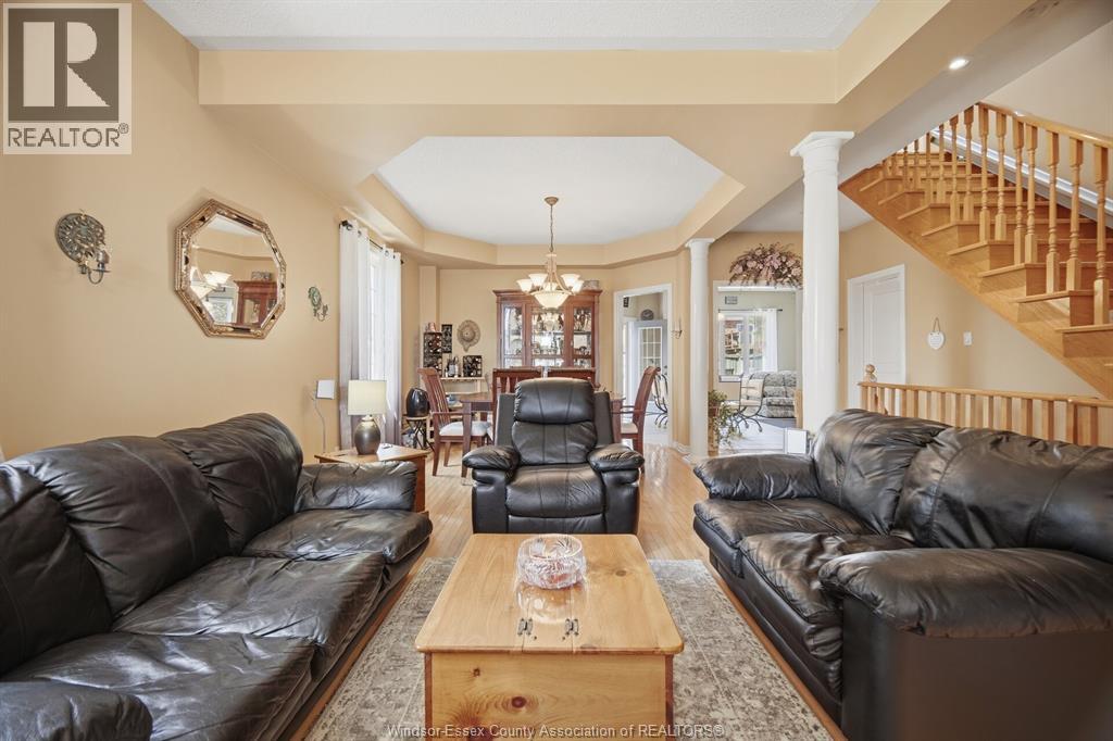 2 SPRUCEWOOD CRESCENT - 12