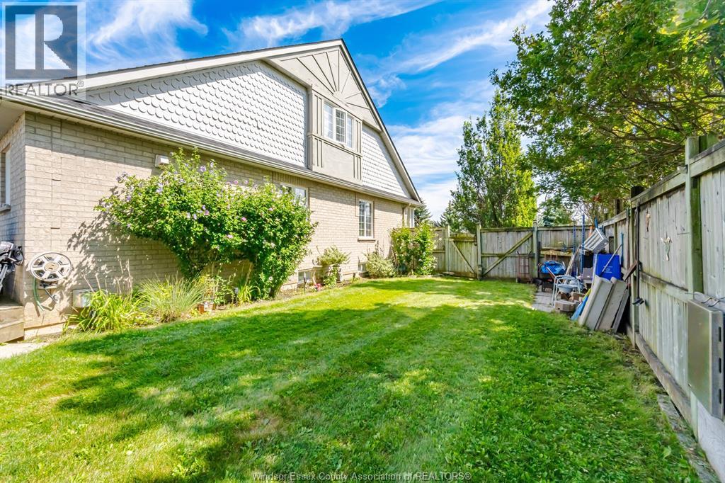 2 SPRUCEWOOD CRESCENT - 47