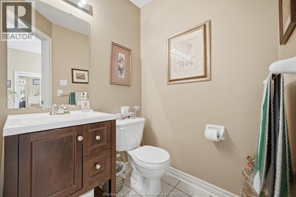 2 SPRUCEWOOD CRESCENT - 21
