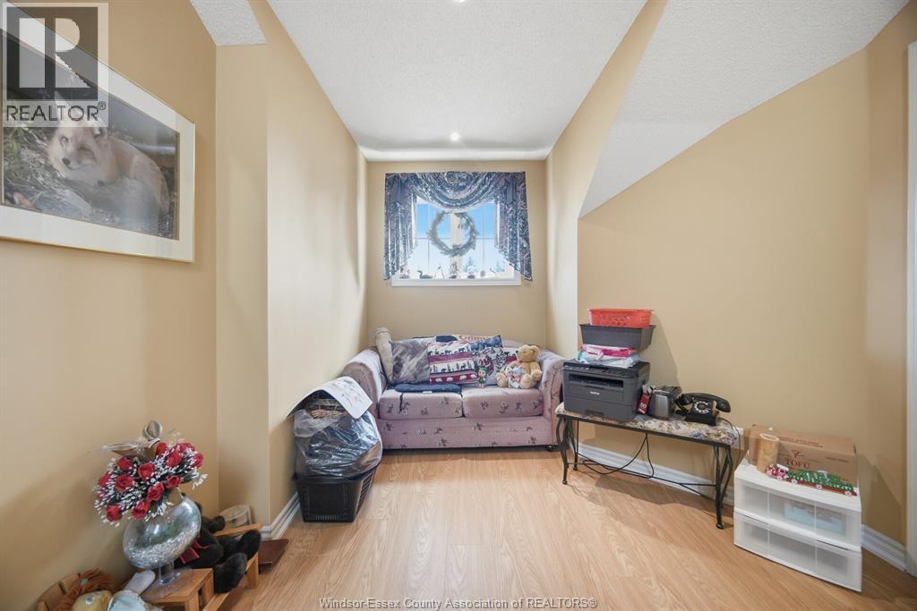 2 SPRUCEWOOD CRESCENT - 29