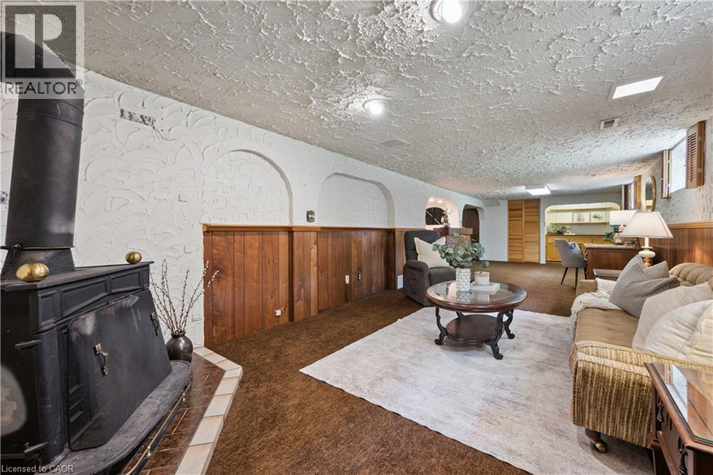 146 KENNETH Avenue - 24