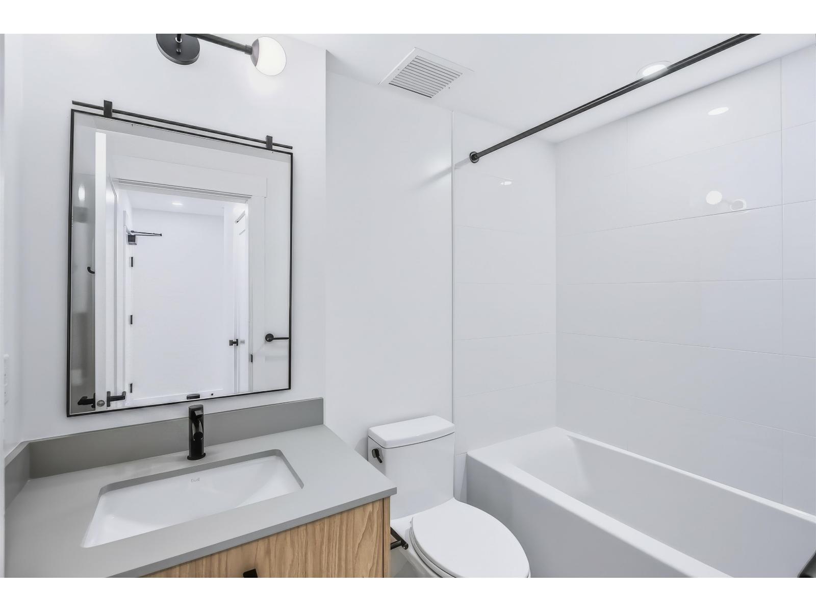 1 Bed, 1 Bath Apartment for Sale in Langley – 509 27218 ALDERGROVE TOWN CENTRE DRIVE, Langley – MLS# R3144436 - Image 25