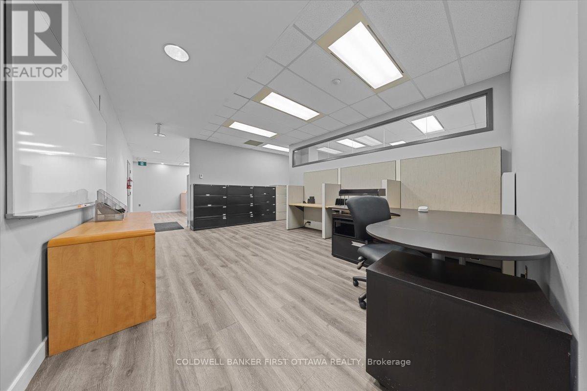 Office for Rent in Ottawa – 101 – 2283 ST LAURENT BOULEVARD, Ottawa – MLS# X13734778 - Image 12