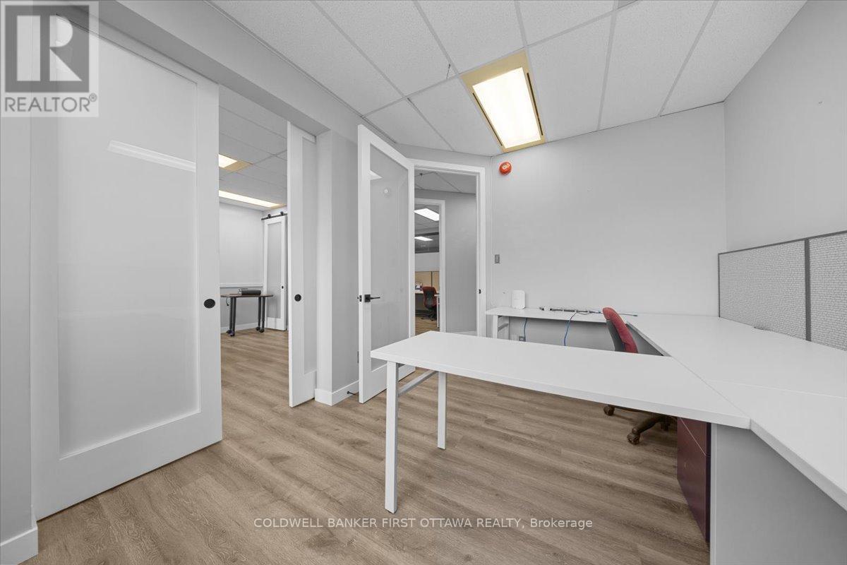 Office for Rent in Ottawa – 101 – 2283 ST LAURENT BOULEVARD, Ottawa – MLS# X13734778 - Image 16