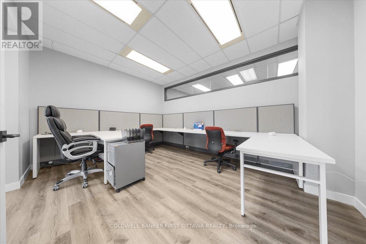 Office for Rent in Ottawa – 101 – 2283 ST LAURENT BOULEVARD, Ottawa – MLS# X13734778 - Image 19