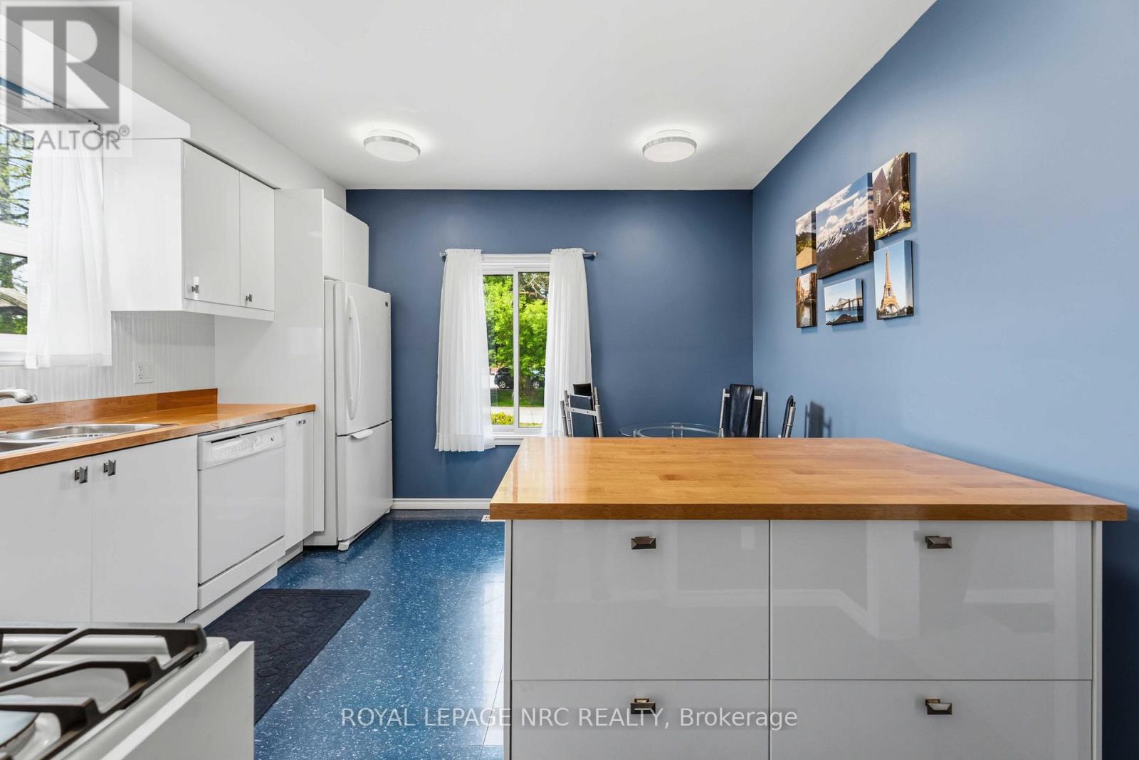 304 SCOTT STREET S - 13