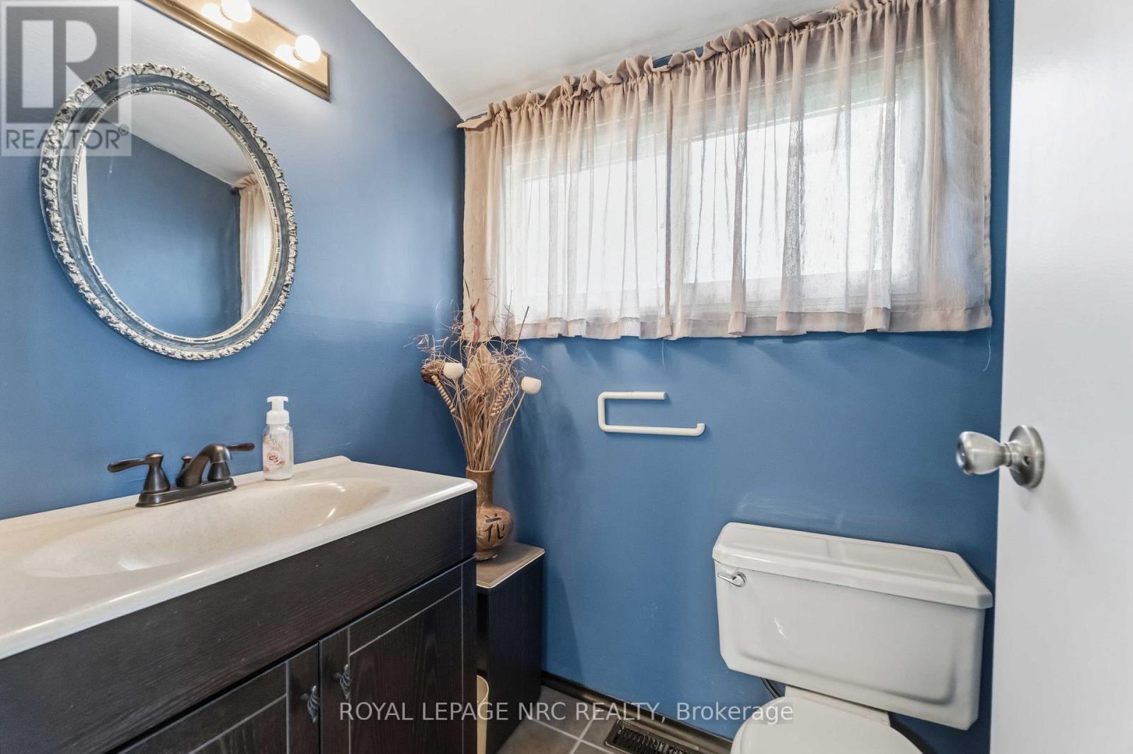 304 SCOTT STREET S - Image 16