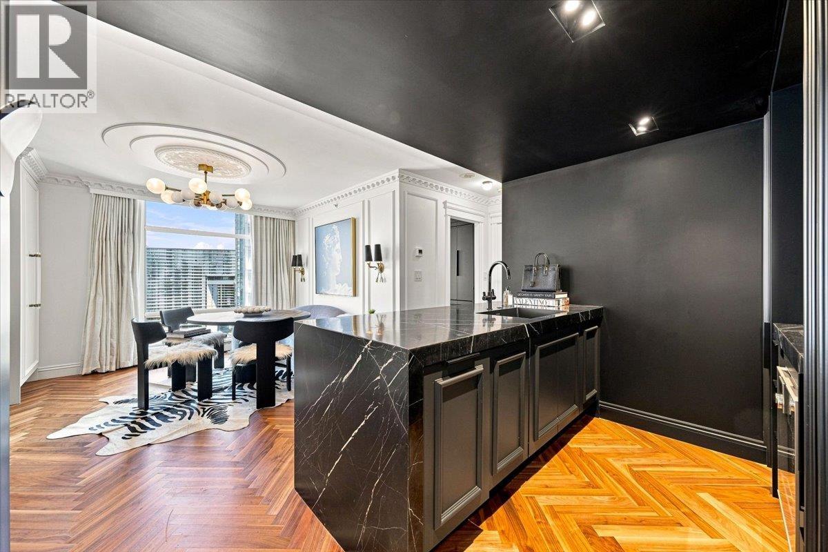 #2503 198 AQUARIUS Mews, Vancouver, British Columbia, V6Z2Y4, Vancouver, British Columbia — photo 2 of 5