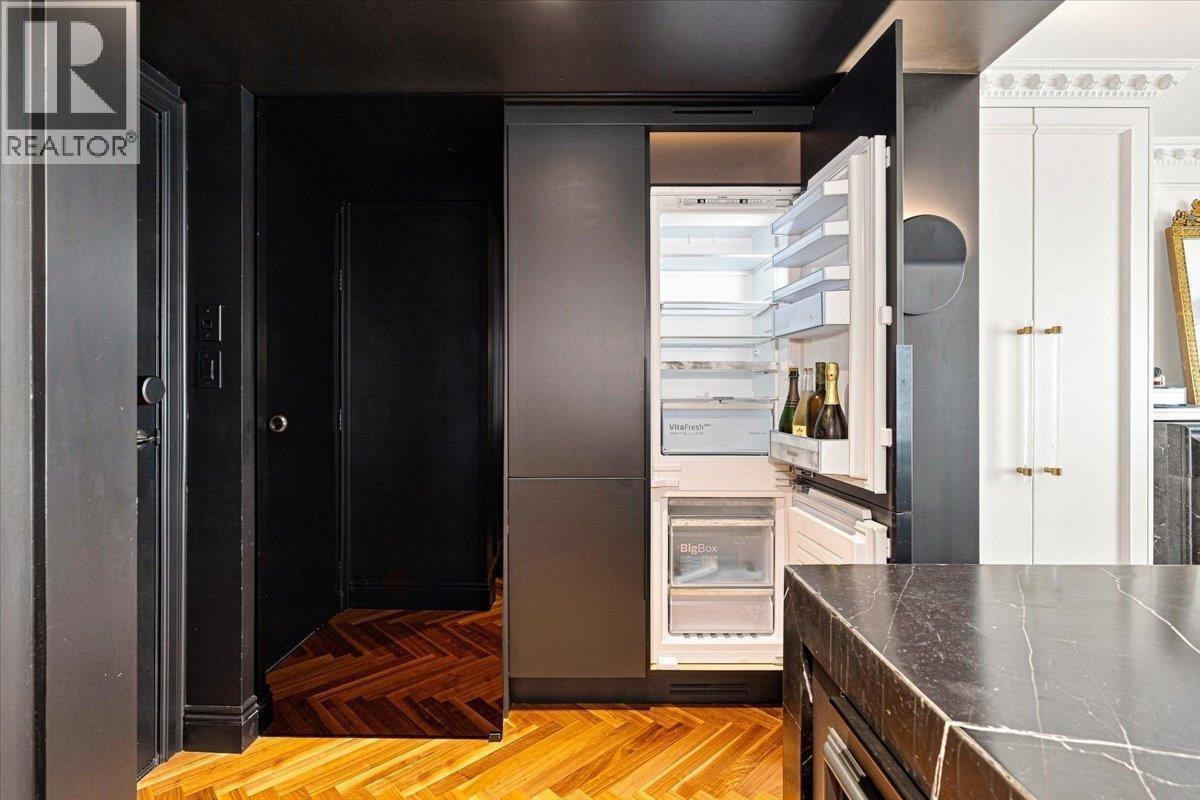 #2503 198 AQUARIUS Mews, Vancouver, British Columbia, V6Z2Y4, Vancouver, British Columbia — photo 5 of 5