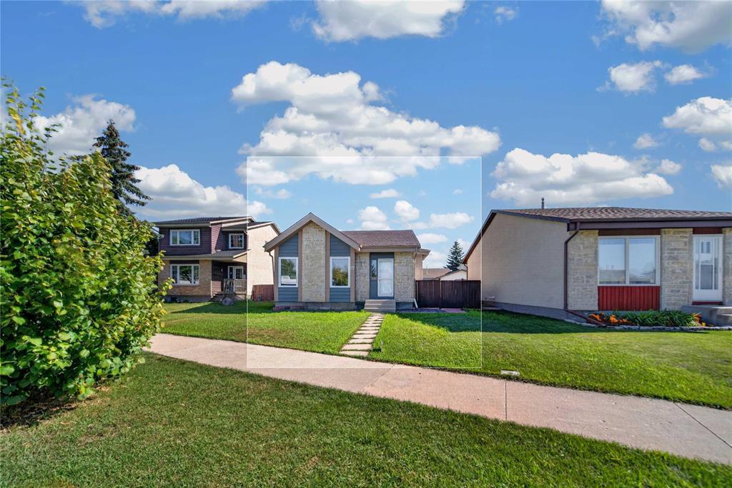 27 Aldgate Road, Winnipeg, Manitoba, R2N2X8, Winnipeg, Manitoba — photo 3 of 5