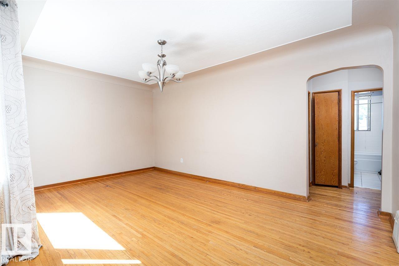 11730 125 ST NW, Edmonton, Alberta, T5M0N6, Edmonton, Alberta — photo 3 of 5